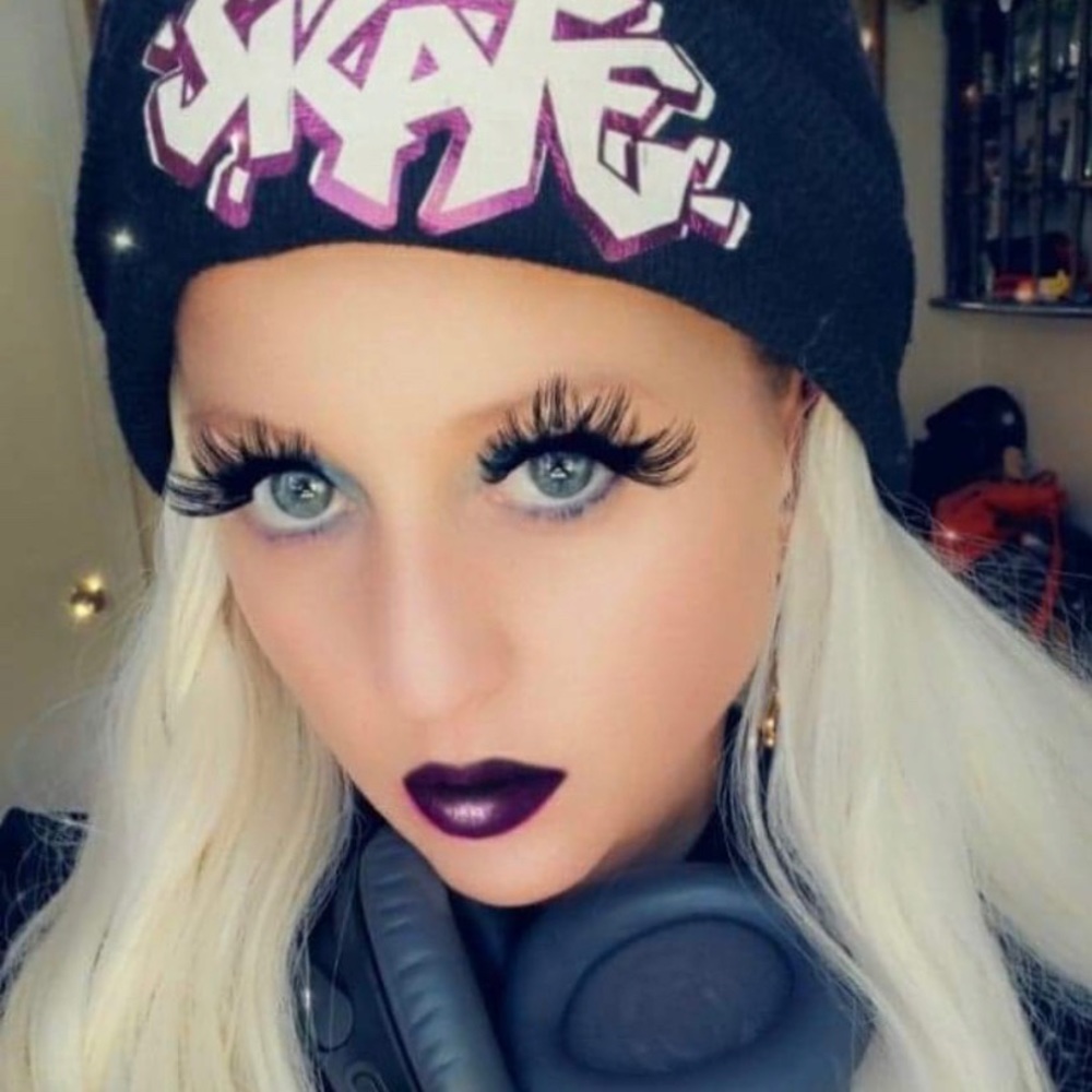 SKATE- retro beanie